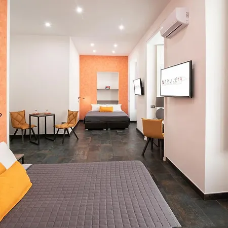 Napul'e 19 4* Neapel