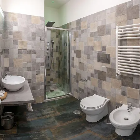 Napul'e 19 Pensionat 4*